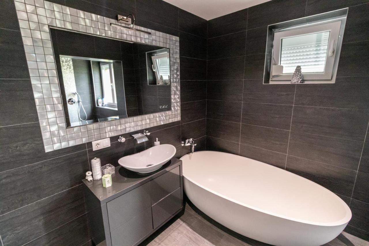 Tampa View Premium Apartment Brasov Bagian luar foto